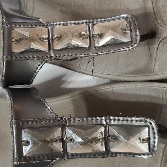 Fit Flop Womens Exercise Sandals Gray With Clear Square Jewels Sz 7 GUC - Picture 2 of 12